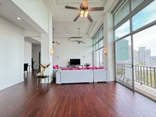For rent 4 bedrooms condo in Sathon, Bangkok