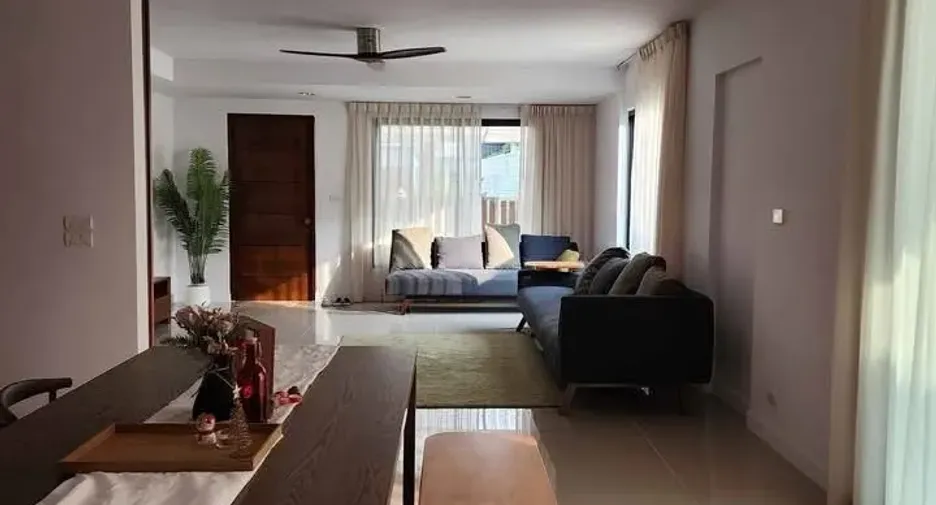 For rent 5 bedrooms townhouse in Suan Luang, Bangkok