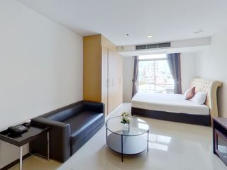 For rent studio condo in Khlong Toei, Bangkok