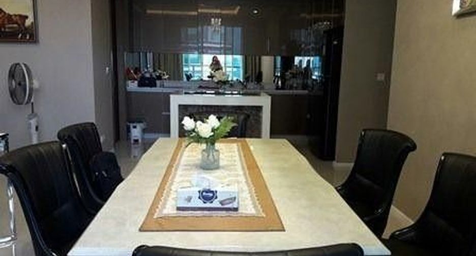 For sale 3 bedrooms condo in Bang Kho Laem, Bangkok