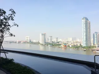 Condo en venta de 3 habitaciones en Bang Kho Laem, Bangkok