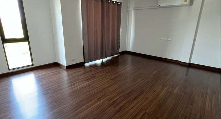 Gewerbefläche zur Miete mit 3 Zimmer in Bang Phli, Samut Prakan