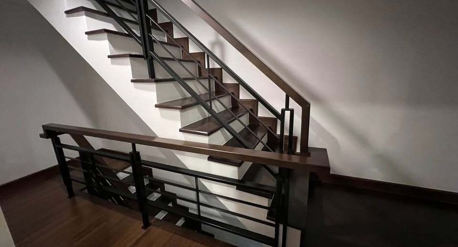Gewerbefläche zur Miete mit 3 Zimmer in Bang Phli, Samut Prakan