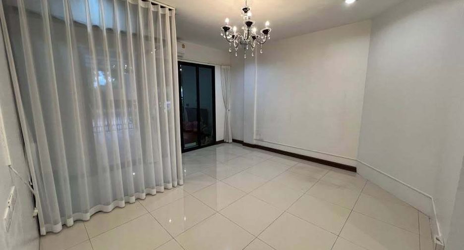 Gewerbefläche zur Miete mit 3 Zimmer in Bang Phli, Samut Prakan