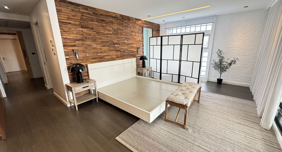 For rent 5 bedrooms condo in Watthana, Bangkok