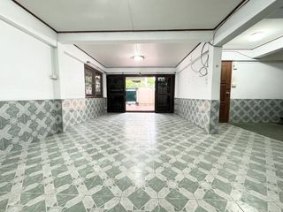 出租 4 卧室 独立屋 在 Wang Thong Lang, 曼谷