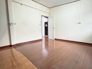 出租 4 卧室 独立屋 在 Wang Thong Lang, 曼谷