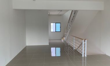 For rent そして for sale 3 ベッドルーム house in Prawet, Bangkok