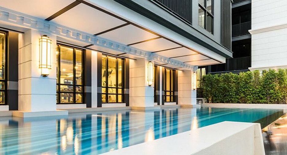 For sale 2 bedrooms condo in Khlong Toei, Bangkok