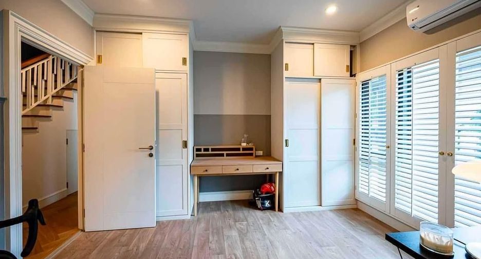 Casa en venta de 4 habitaciones en Prawet, Bangkok