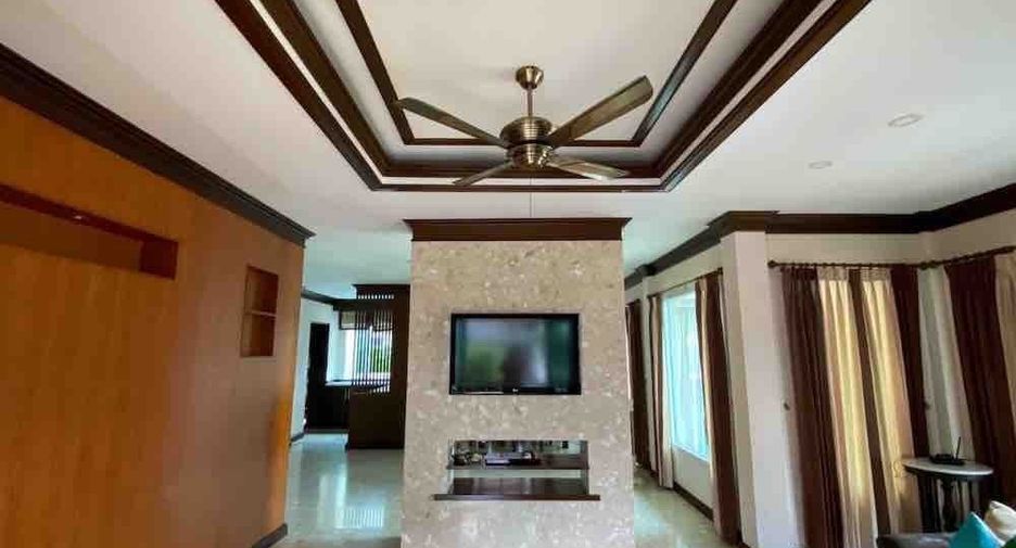 For rent 3 bedrooms house in Saphan Sung, Bangkok