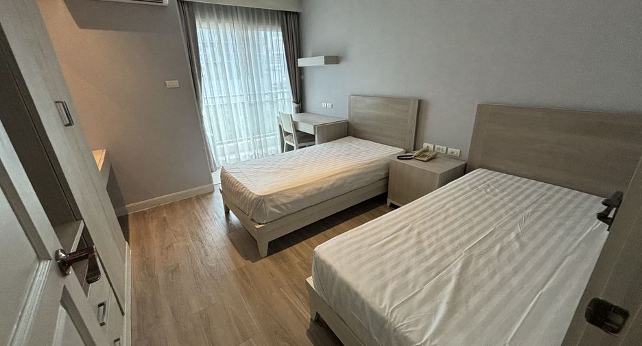 For rent 3 bedrooms condo in Watthana, Bangkok