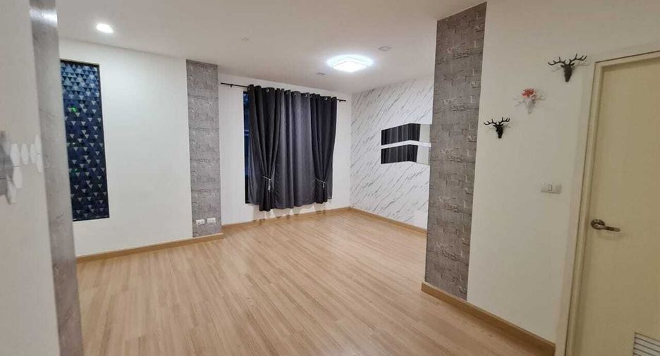 Продажа 3 спальни таунхаус в Чом Тхонг, Бангкок
