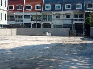 出售 土地 在 Khlong Toei, 曼谷
