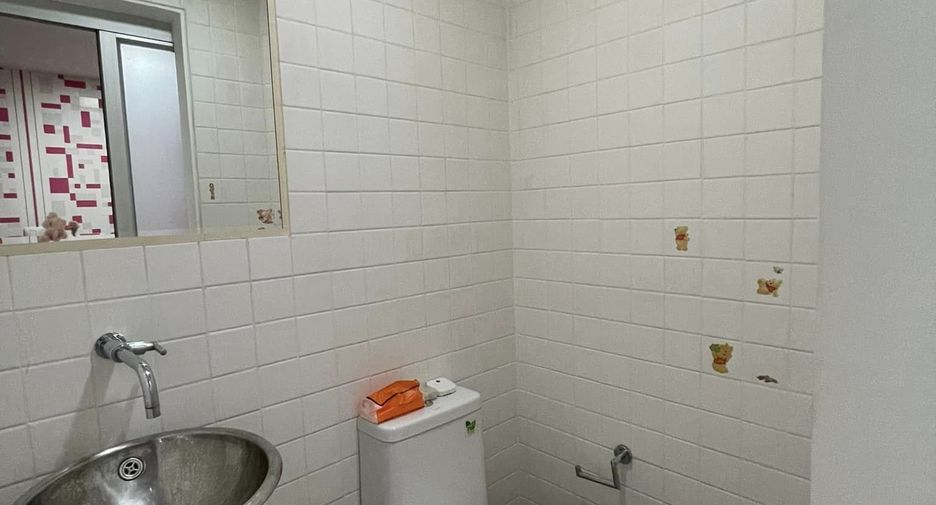 For sale 1 bed condo in Huai Khwang, Bangkok