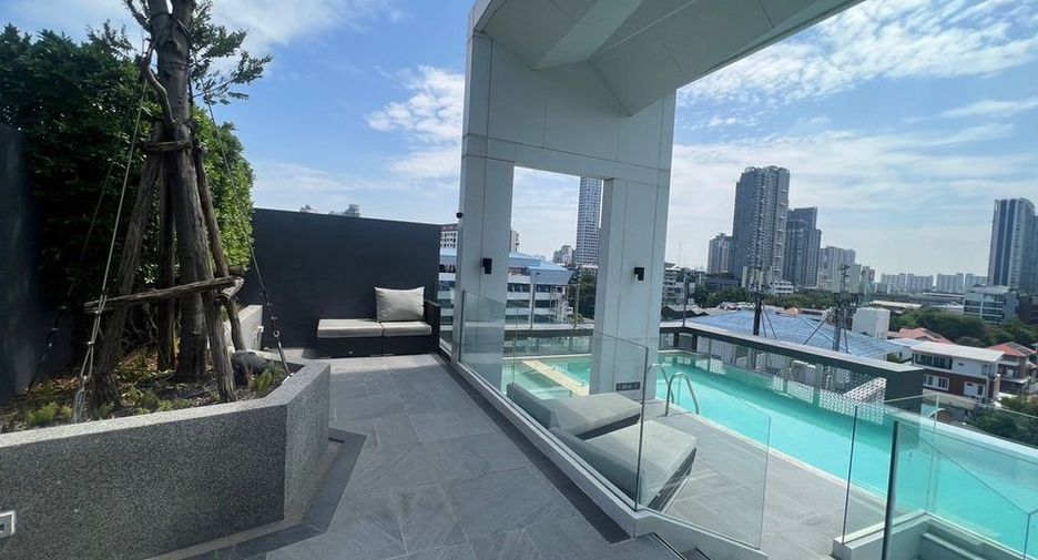 Condo en alquiler de 1 habitaciones en Phra Khanong, Bangkok