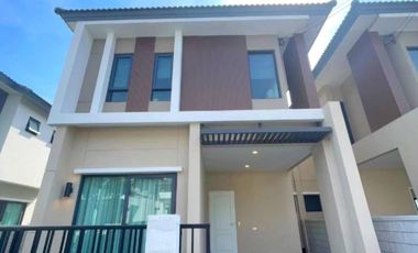 Haus zur Miete mit 3 Zimmer in Bang Phli, Samut Prakan