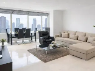 À louer 3 chambres condo à Watthana, Bangkok