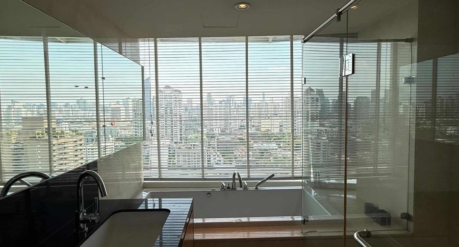 À louer 3 chambres condo à Watthana, Bangkok