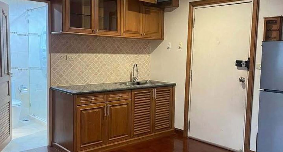 For rent 1 bed condo in Watthana, Bangkok