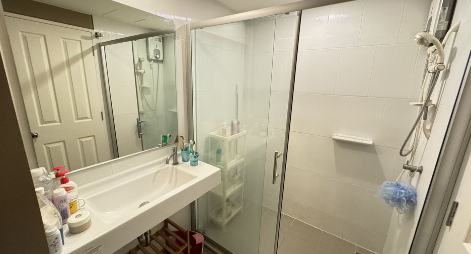 For sale 1 bed condo in Thon Buri, Bangkok