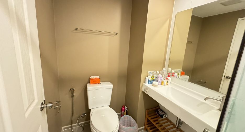 For sale 1 bed condo in Thon Buri, Bangkok