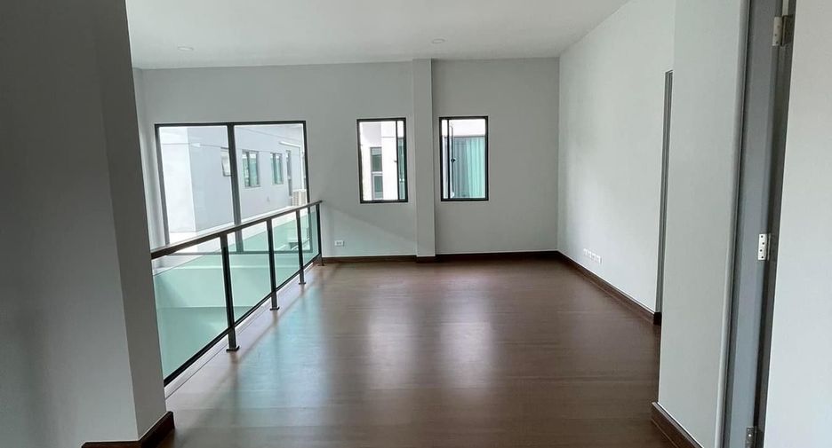 Haus zur Miete mit 4 Zimmer in Bang Phli, Samut Prakan