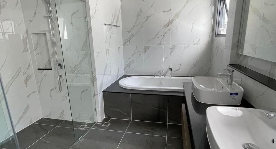 Haus zur Miete mit 4 Zimmer in Bang Phli, Samut Prakan