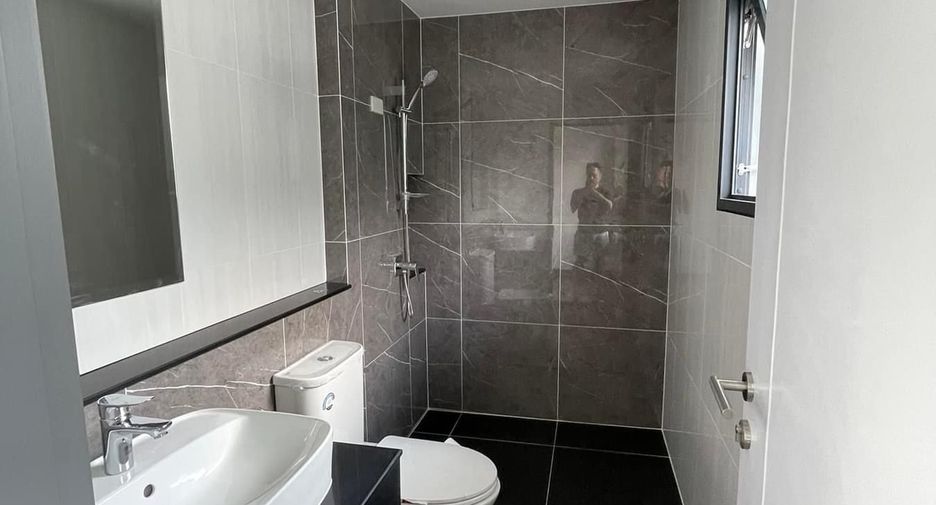 Haus zur Miete mit 4 Zimmer in Bang Phli, Samut Prakan