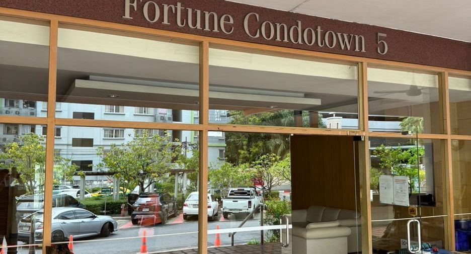 For sale 2 bedrooms condo in Yan Nawa, Bangkok