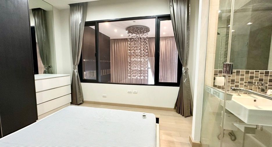For rent 3 bedrooms condo in Khlong San, Bangkok