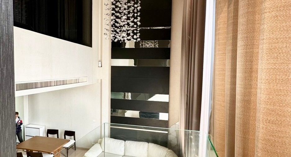 For rent 3 bedrooms condo in Khlong San, Bangkok