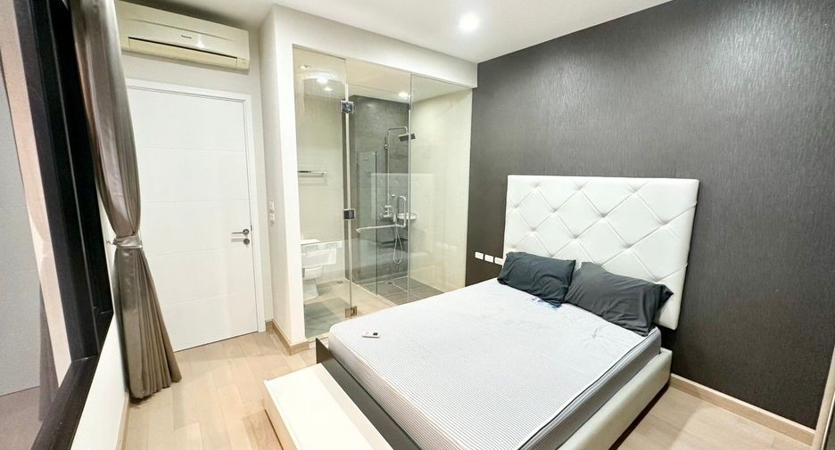 For rent 3 bedrooms condo in Khlong San, Bangkok