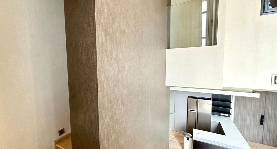 For rent 3 bedrooms condo in Khlong San, Bangkok