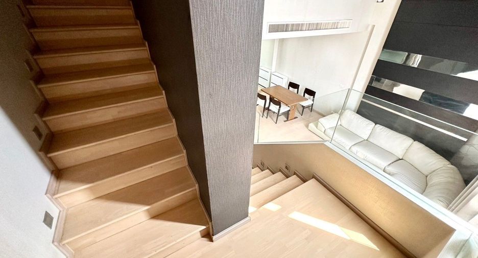 For rent 3 bedrooms condo in Khlong San, Bangkok