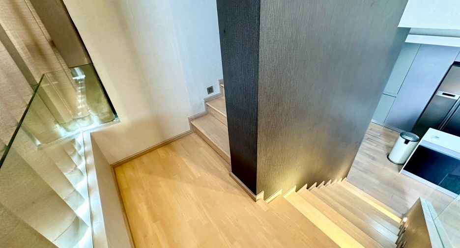 For rent 3 bedrooms condo in Khlong San, Bangkok