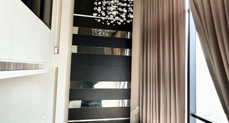 For rent 3 bedrooms condo in Khlong San, Bangkok
