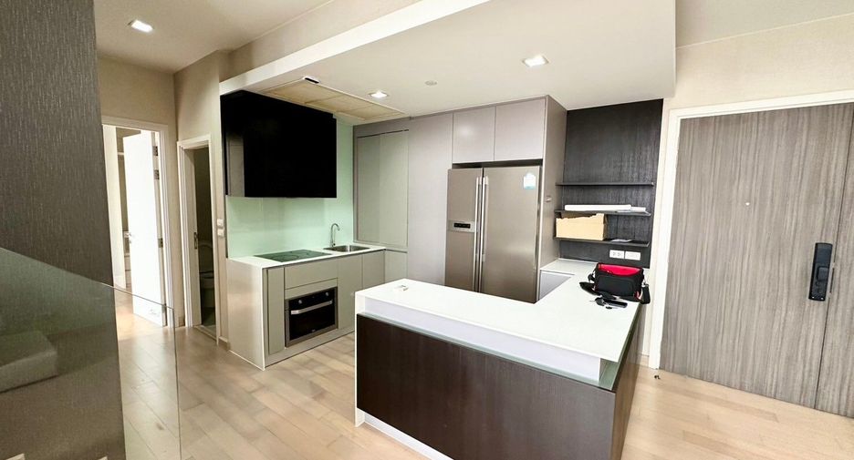For rent 3 bedrooms condo in Khlong San, Bangkok