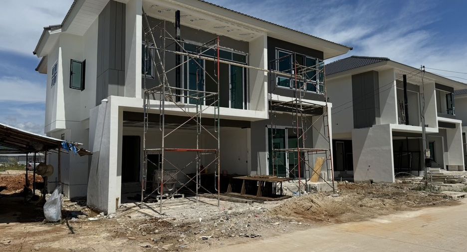 Haus zum Kauf mit 4 Zimmer in Mueang Phuket, Phuket