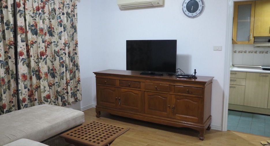 For rent 2 bedrooms condo in Sathon, Bangkok