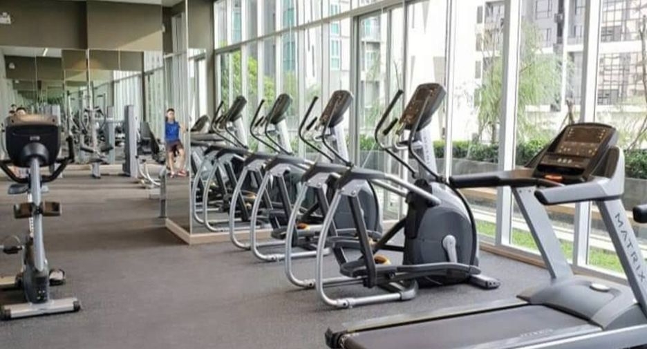 For rent 2 bedrooms condo in Huai Khwang, Bangkok