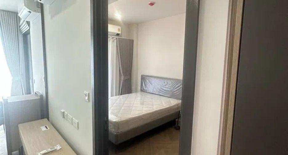For rent 2 bedrooms condo in Bang Rak, Bangkok