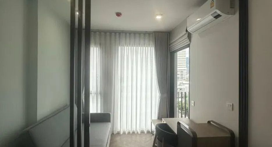 For rent 2 bedrooms condo in Bang Rak, Bangkok