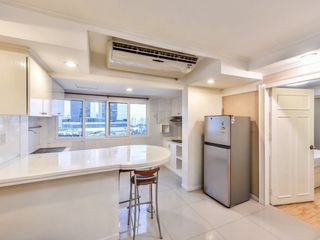 À louer 2 chambres condo à Huai Khwang, Bangkok