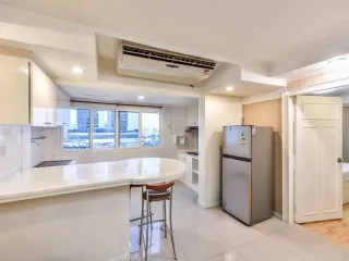 出租 2 卧室 公寓 在 Huai Khwang, 曼谷