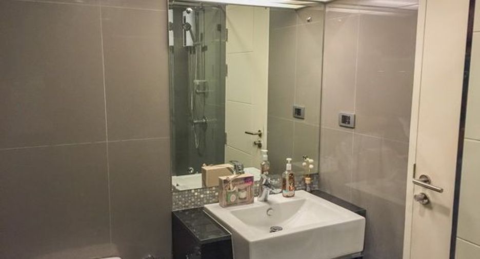 Продажа 2 спальни кондо в Кхлонг Тоеи, Бангкок