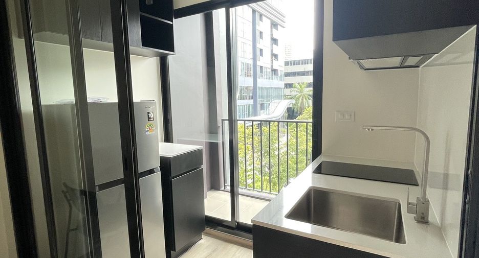 For rent 1 bed condo in Huai Khwang, Bangkok