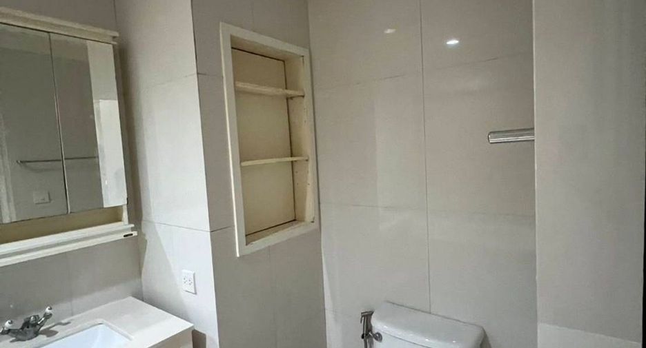 For rent 1 bed condo in Pathum Wan, Bangkok