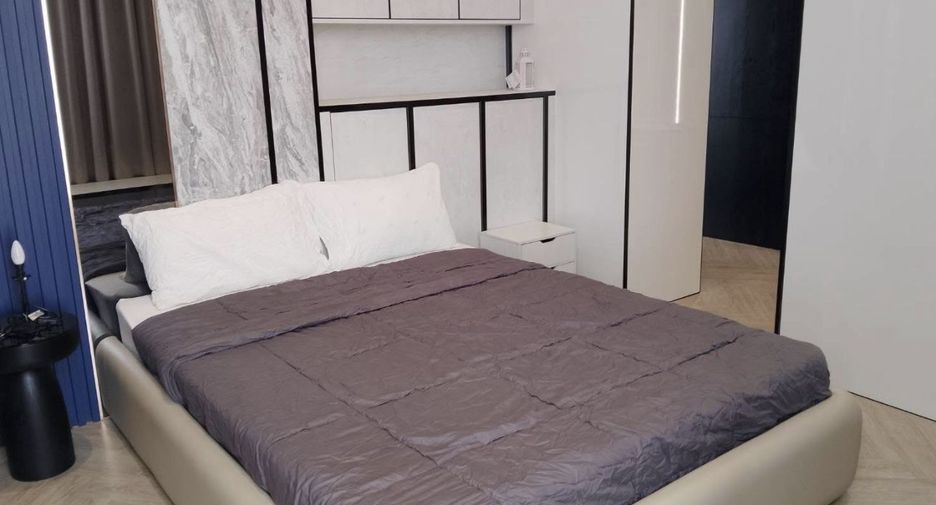 Wohnung zur Miete mit 3 Zimmer in Khlong San, Bangkok