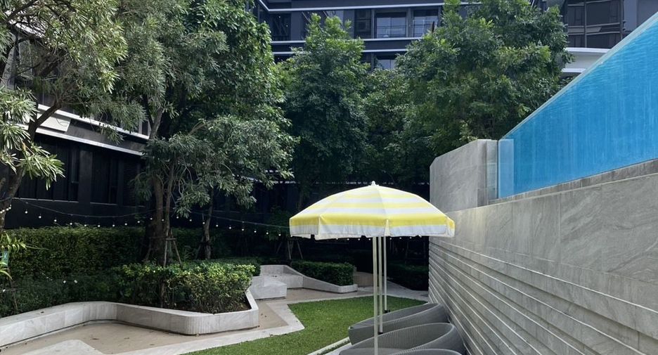 For rent 2 bedrooms condo in Khlong Toei, Bangkok